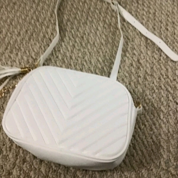 Just In🌸 Chervon Crossbody purse. Women's - Picture 14 of 15